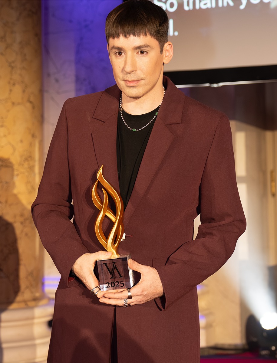 AWARD - INTERNATIONAL DESIGNER OF THE YEAR